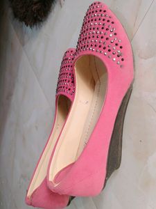 Embellished velvet bellies