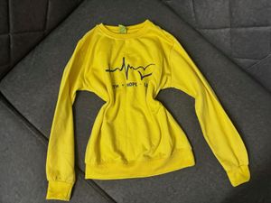 Yellow Graphic Print Sweatshirt