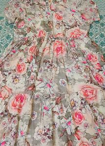 Floral Print Tiered Maxi Dress 👗