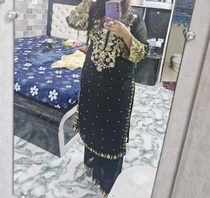 Embroidered pakstani Kurta Set with duppta