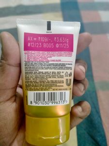 Glow &amp; Lovely Brightening Sunscreen SPF 30