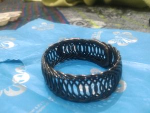 Adjustable Braceletes