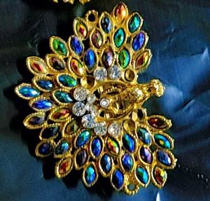Vintage Rhinestone Brooch Set