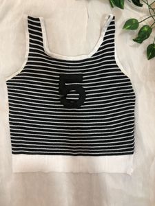 line crop top