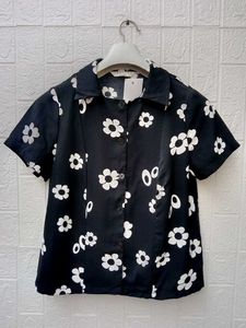 New with tag Pinterest Floral Print Button-Up Shir