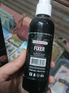 Huda Beauty Makeup Fixer - Natural