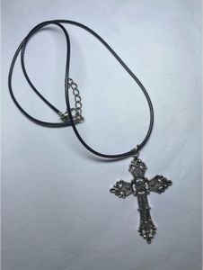Y2K Cross Necklace🕸️