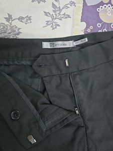 Annabelle Woman Black Trousers SIZE 30