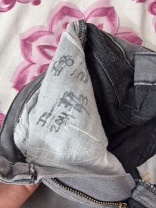 Zudio Grey Skinny Fit Jeans