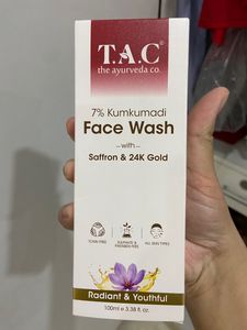 TAC - The Ayurveda Co. 7% Kumkumadi Face Wash for Visibly Glowing Skin, Face Cleanser with Saffron Removes Excess Oil & Dust, for All Skin Types - 100Ml