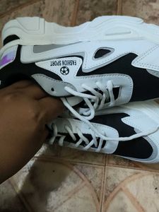 sneakers women