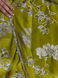 Green Saree In Excellent Condition