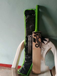 Kookaburra 8 Grains Bat With Cover