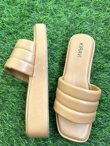 Kiravi Beautiful Beige Sliders