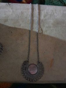 Cute Monalisa Pendants And Beautiful Set