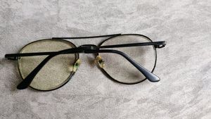 Eyeglass