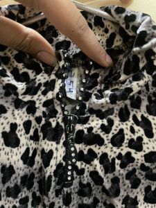 STYLISH PRINTED CROP TOP FOR WOMEN