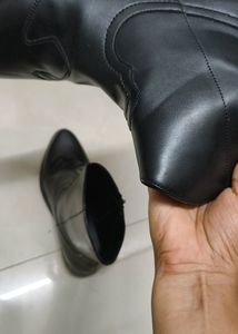 Branded Leather Boots Zudio