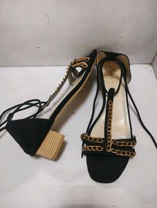 CARLTON London Heels