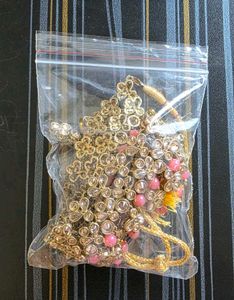 Stone Studded Necklace And Earings With Pearls