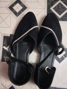 Flat Sandal