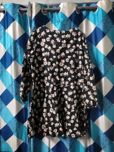 🌸Winter Floral Print Top