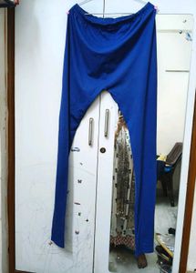 Blue Printed Rayon Kurti With Free Srishti Legging