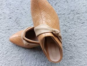 Stylish Tan Mules with Bow Detail