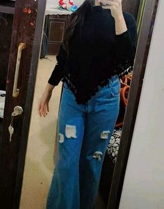 Distressed Blue Jeans 👍🏻