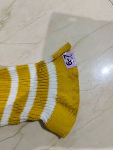 WOOLEN SWEATER