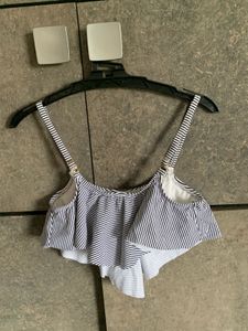 Xhilaration USA 🇺🇸 Striped Swimsuit Top