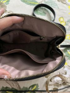 Dusto Sling Bag
