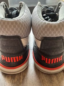 Cool PUMA Sneakers
