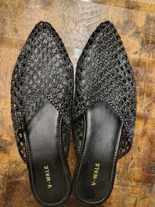 Chic Black Woven Mules