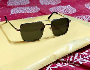 SUNGLASSES