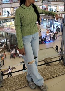 Women Straight Fit High-Rise Knee  Cut Jeans