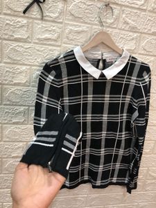 Black Korean sweater 🕸️🕷️🌷