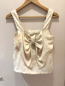 Beautiful Top With Bow Details
