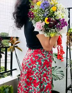 RED FLORAL SKIRT