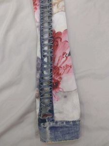 Stylish Printed Knot Top