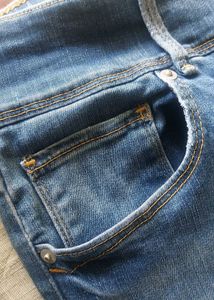Levi&#39;s High Rise Blue Jeans size 32