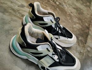 Low-Top Lace-Up Sneaker