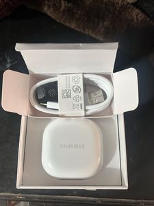Galaxy Buds 2 Like New .. Never Used