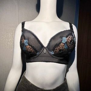 Elegant Black Floral Bra