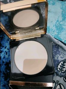Manish Malhotra Skin Awekning Compact Powder