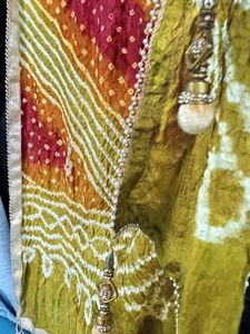 Unused Rich Quality Silk Bandhani Heavy Dupatta with Gotta Patti Embroidered💛💚🧡
