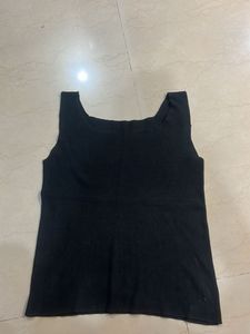BLACK BASIC TOP