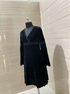 Max Studio Black Velvet Trumpet Sleeve Dress
