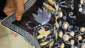 expansive 🔥 unique work Saree with blouse 😍