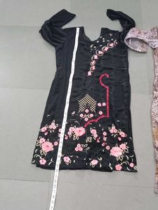 Elegant Embroidered Kurta 3